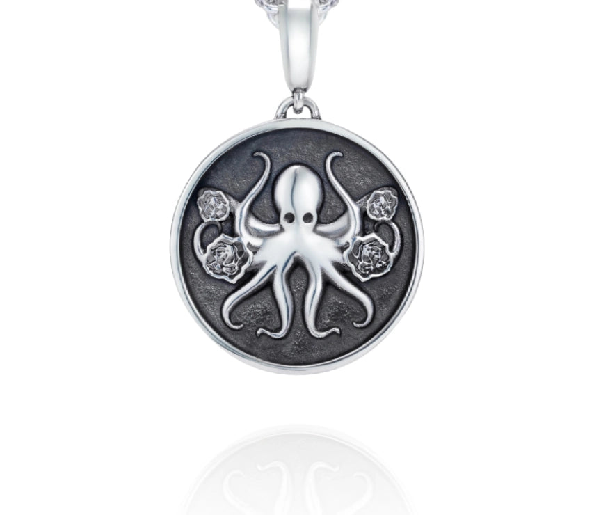 Squid and Roses Pendant, 18 mm